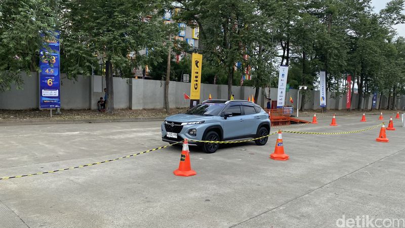 Tes Suzuki Fronx di GIIAS 2025: Rasakan Performa dan Kenyamanannya