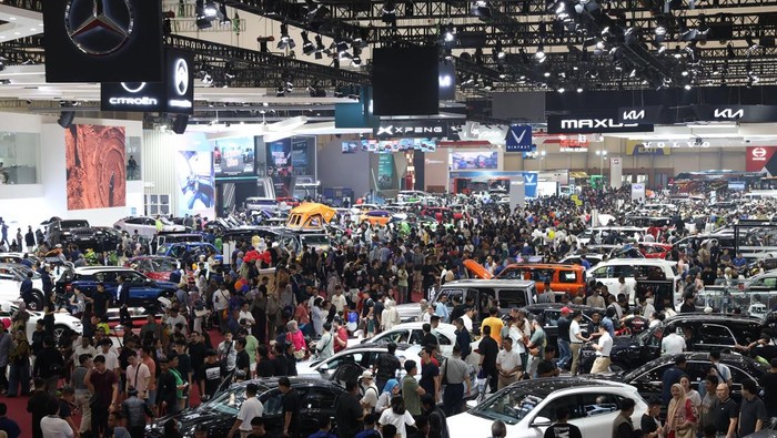 Penjualan Mobil Nggak Tembus 800 Ribu Unit, Terendah dalam 5 Tahun Terakhir!