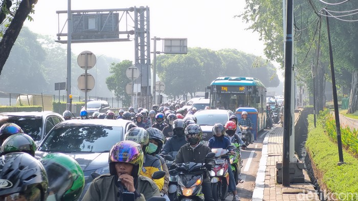 Pantesan Jalan TB Simatupang Makin Macet, Ternyata Ini Biangnya