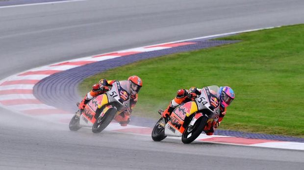 Pebalap Muda Veda Ega Kibarkan Merah-Putih di Austria