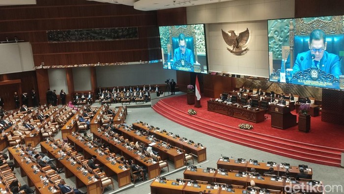 Tunjangan Bensin Anggota DPR: Rp 3 Juta per Bulan