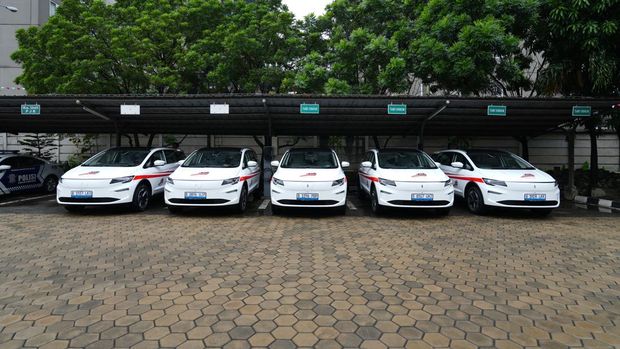Bos Jalan Tol Jusuf Hamka Borong 150 Mobil Listrik Aletra, Ini Alasannya