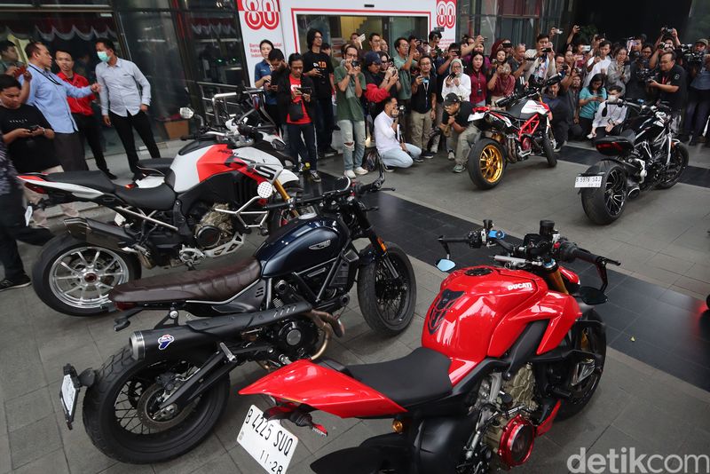Daftar 22 Mobil-motor yang Disita KPK dari OTT Wamenaker Immanuel Ebenezer