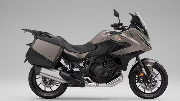 Honda Luncurkan Motor Sport Touring Bertampang PCX