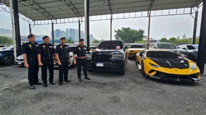 BMW, Ferrari, Rolls-Royce, BMW, Ferrari, hingga Rolls-Royce Nunggak Pajak: Pemilik Bilang Lupa Bayar