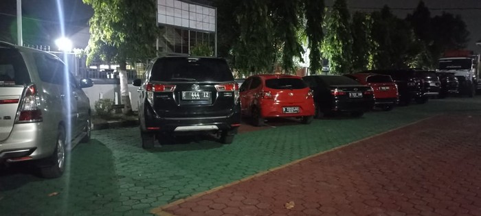 KPK Sita 15 Mobil Milik Anggota DPR Satori, Intip Isi Garasinya
