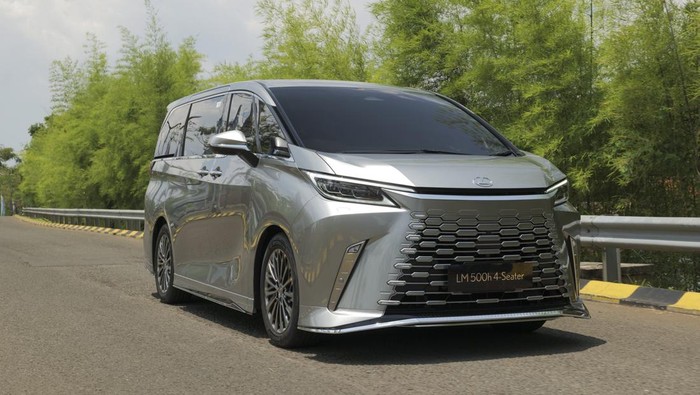 Lexus, Orang Tajir di RI Beli Lexus Banyak yang Kredit, tapi Nyicilnya Cuma 2 Tahun