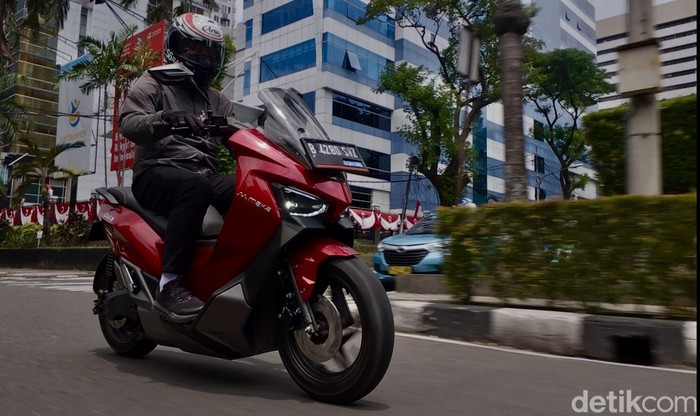 Bayar Rp 50 Ribu Masih Kembalian, Pajak Motor Listrik Cuma Segini!