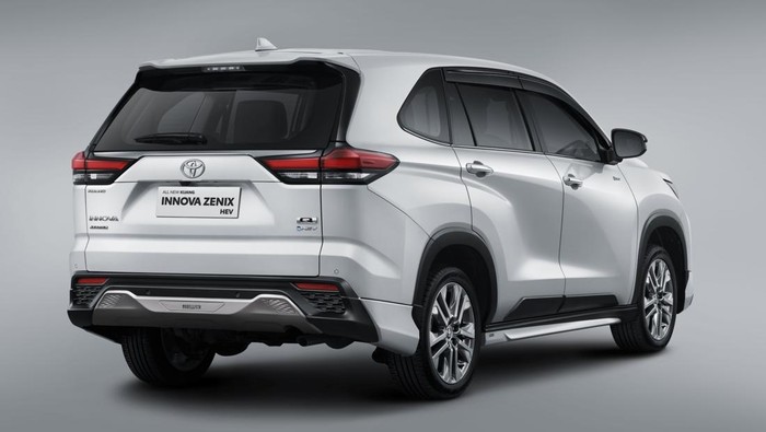 Daftar Harga Kijang Innova Zenix Terbaru, Termurah Segini