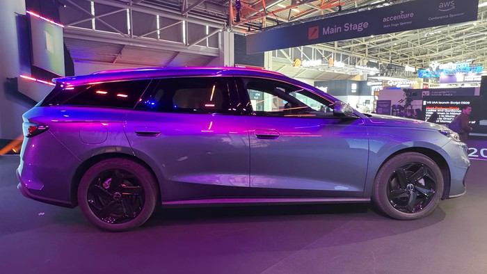BYD, BYD Luncurkan Mobil Wagon Hybrid, Sekali Full Bisa Digas Jakarta-Bali