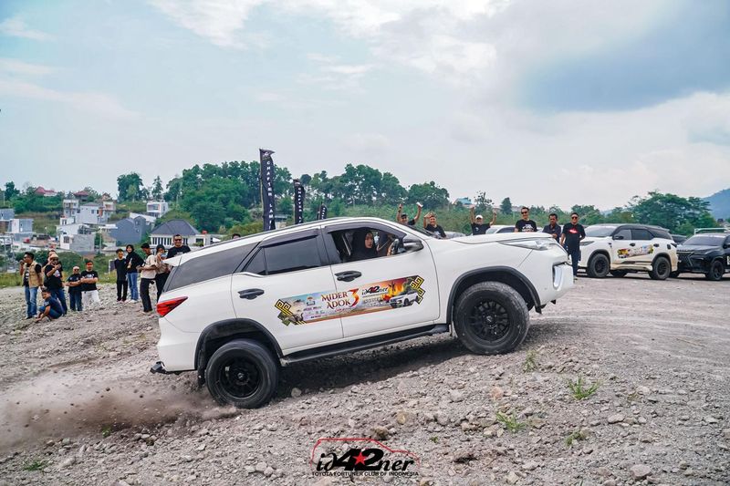 Komunitas ID42NER Geber Fortuner di Habitatnya