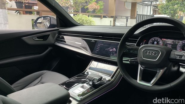 Tes Lengkap Audi Q8: Mobil Keluarga Rasa Lamborghini!
