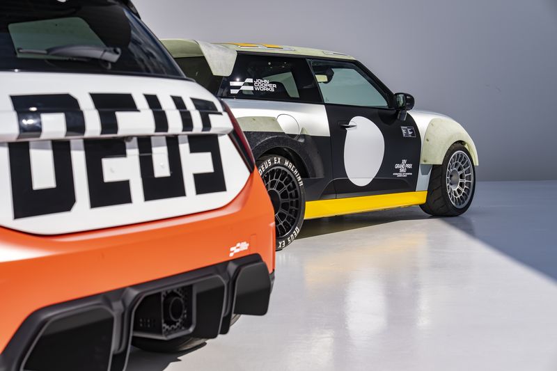 MINI Cooper Ini Disulap Jadi Mobil Balap Kustom oleh Deus ex Machina