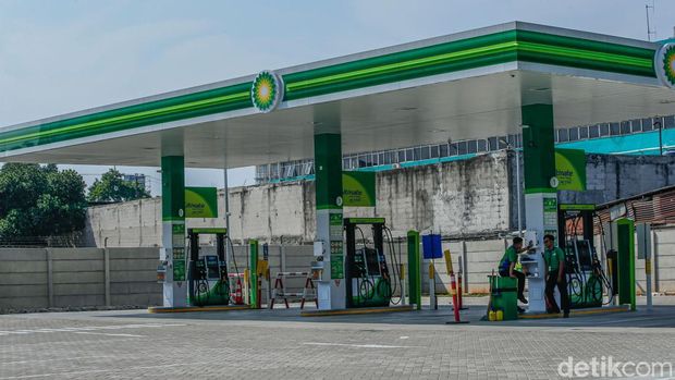 BP Beli Base Fuel dari Pertamina, Kenapa Shell Belum?
