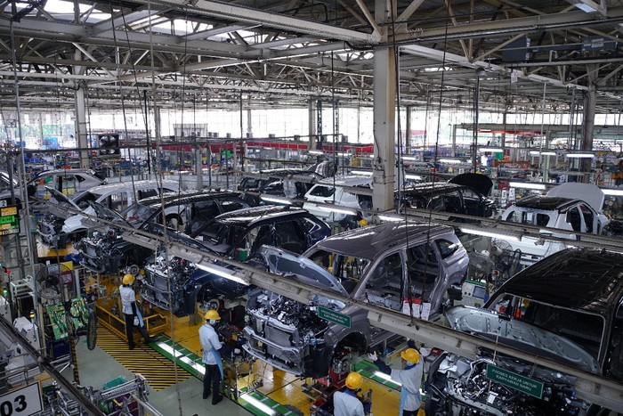 Cara Selamatkan Industri Otomotif RI yang Berdarah-darah: Pajaknya Diturunin!