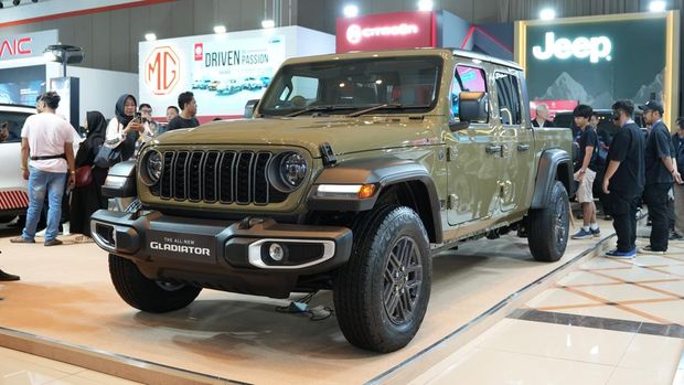 Jeep, Jeep Gladiator, Jeep Gladiator Sport dan Rubicon Meluncur di RI, Harganya Rp 2,6 M!