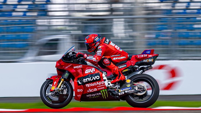 Marc Marquez, Marquez, MotoGP, 'Kutukan' Berlanjut, Marc Marquez Crash di MotoGP Mandalika 2025