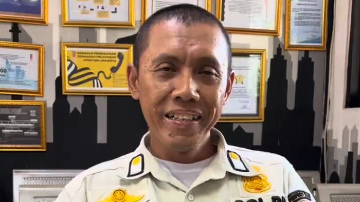 Anggota Satpol PP Tegur Pemotor Lawan Arah-Naik Trotoar, Bahasanya Jadi Sorotan