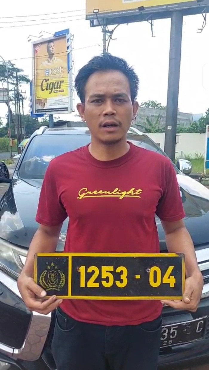 Viral Pajero Pakai Pelat Polisi Palsu dan Strobo: Sanksinya Harus Berat!