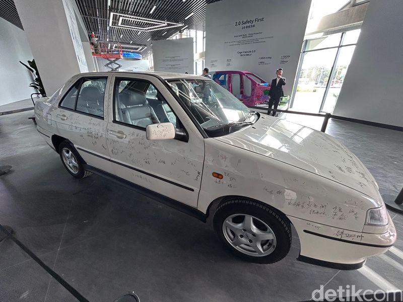 Mengenal Mobil Pertama Chery, Sedan Fulwin