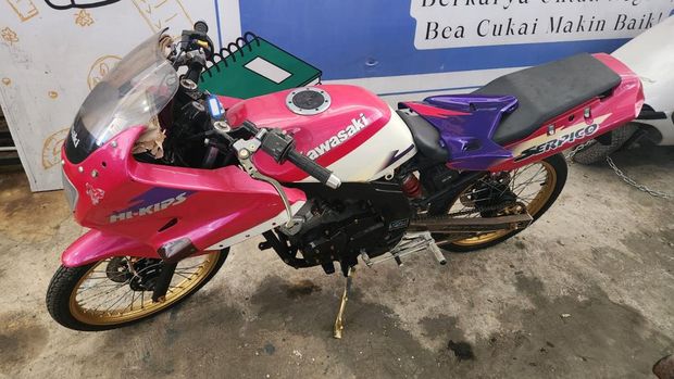Honda, Bea Cukai Lelang Honda Super Cub-Ducati Panigale, Mulai Rp 3 Jutaan!