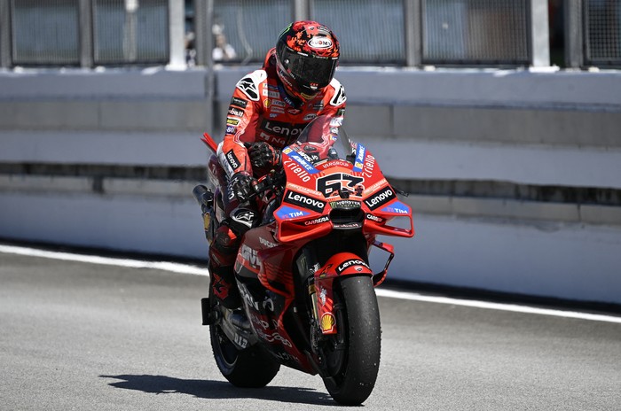Ban Kempes Saat Balapan Pernah Dialami Bagnaia