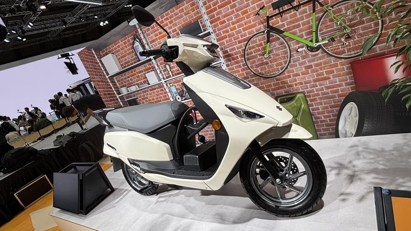 Mobil-Motor Suzuki buat Hadapi Masalah Lingkungan: Fronx Etanol-Burgman Hidrogen