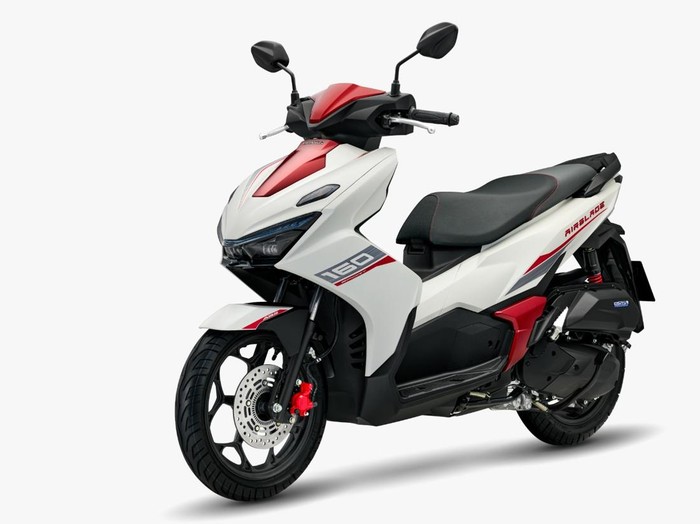 Yamaha, Honda, Cocok buat Lawan Yamaha Aerox, Honda Airblade 160 Masuk RI?