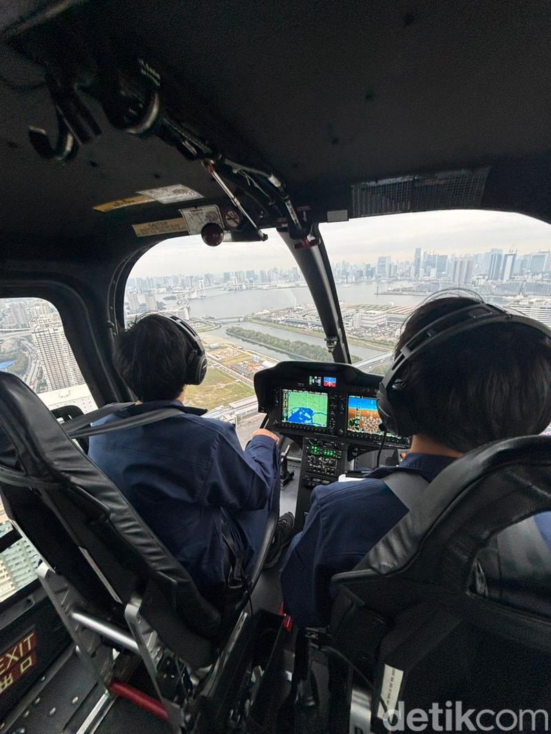Begini Rasanya Keliling Tokyo Naik Helicopter!