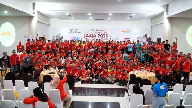 Ketika Innova Zenix Hybrid Diadu Irit, Ini Hasilnya