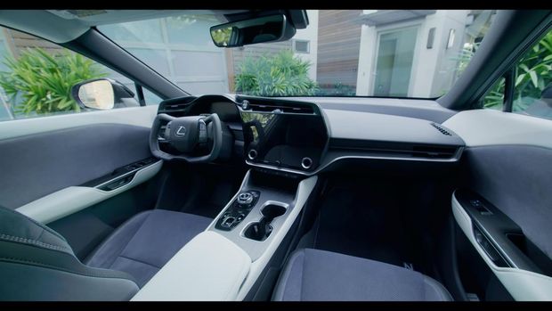 Debut RZ 500e di GJAW 2025, BEV Lexus Pertama Berteknologi Steer-by-Wire