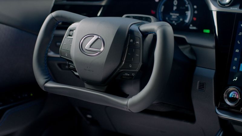 Debut RZ 500e di GJAW 2025, BEV Lexus Pertama Berteknologi Steer-by-Wire