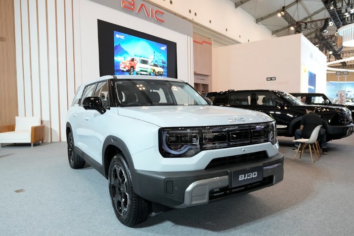 BAIC, BAIC BJ30 Hybrid FWD Meluncur, Harga Rp 499 Juta!