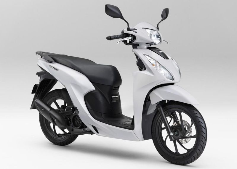 Honda, Konsumsi BBM Skutik Baru Honda: Full Tank Tembus 277 Km!