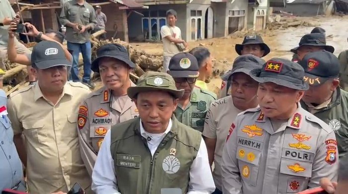 Intip Garasi Menhut Raja Juli yang Diminta Mundur oleh Anggota DPR