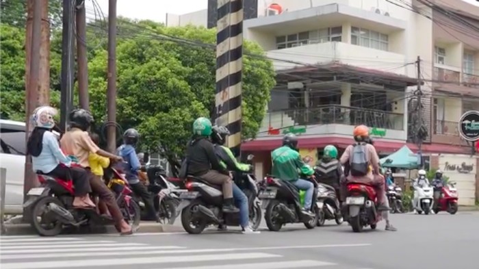Penyesalan Pemotor yang Lawan Arah-Ditegur Polisi Marah Bilang Nggak Takut