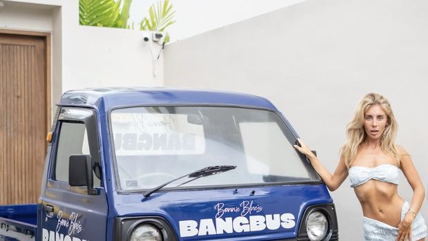 Bintang Porno Bonnie Blue Didenda Rp 200 Ribu Usai Ngonten di Pikap