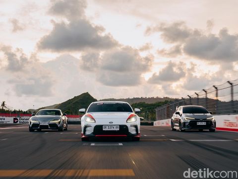 Paket Komplet Toyota: Yang Irit Banyak, yang Kencang Ada