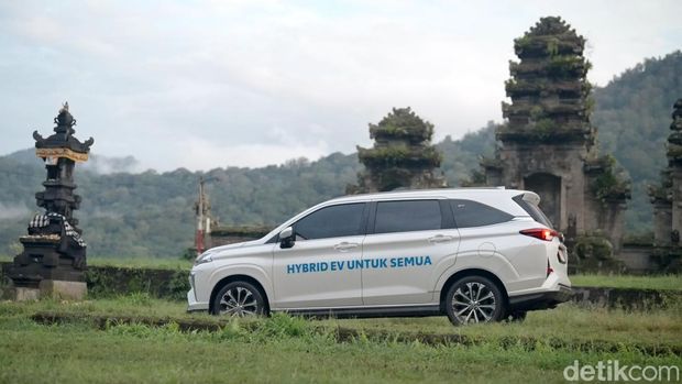 Siksaan 1.000 Km Toyota Veloz Hybrid di Jalur Lombok-Bali, Enak Buat Nanjak?