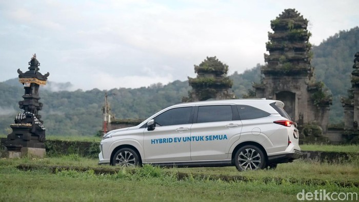 10 Mobil Hybrid Terlaris April: Veloz Makin Ngegas