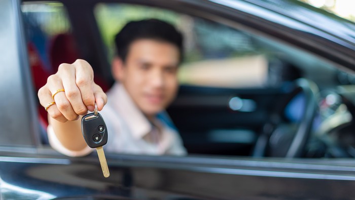Gaji Rp 5 Juta Emang Bisa Buat Nyicil Mobil?