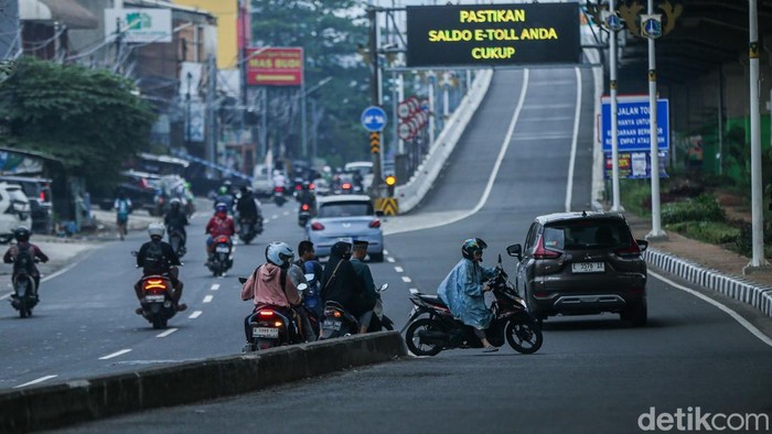 Tertib Cuma Mimpi, Pelanggar Lalu Lintas dan Arogansi Selesai di Atas Materai
