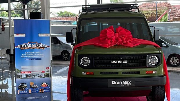 Ini Sosok Guru yang Beruntung Beli Ayla Dapat Hadiah Gran Max Taft