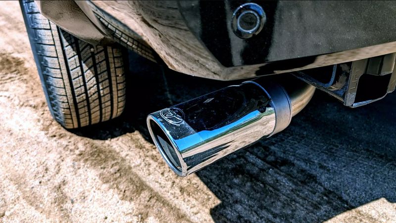 Jangan Coba-coba Manasin Mobil di Kota Ini, Bisa Didenda Rp 8 Juta!