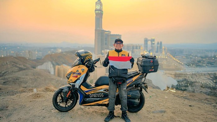 Lintasi 12 Negara, Ini Dokumen yang Harus Dibawa saat Umroh Naik Motor