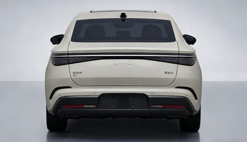 BYD Seal 07 Siap Meluncur, Sekali Cas Bisa Digas 705 Km