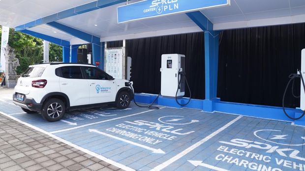 Populasi Mobil Listrik di RI 119 Ribu Unit, SPKLU-nya Cuma Ada 4 Ribu