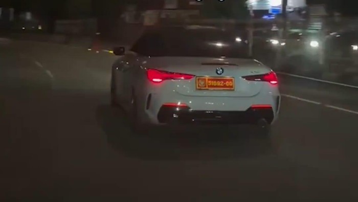 2 Kali Pelat Nopol Dinas Kemhan Ini Dipalsukan: Dulu Fortuner, Sekarang BMW