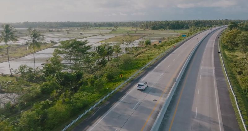 Road Trip Pakai Mobil Listrik Aletra L8 ke Sumatera, Siapa Takut!