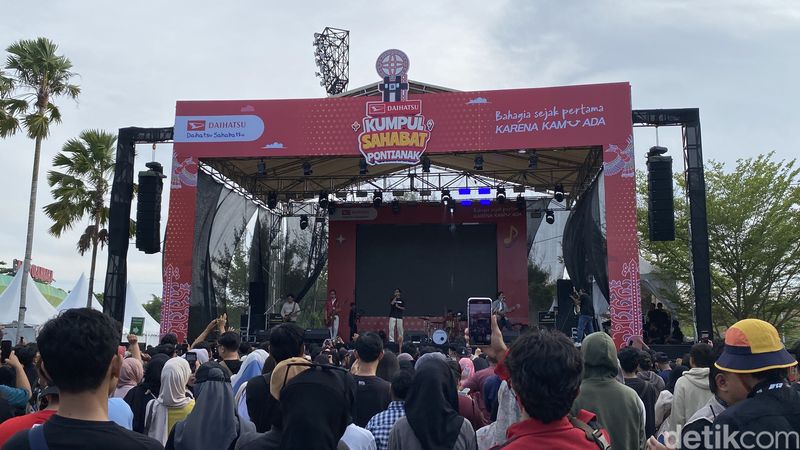 D'Masiv Tutup Meriah Rangkaian Daihatsu Kumpul Sahabat Pontianak